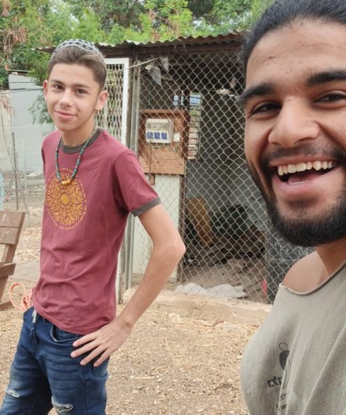 תמונה ליד החווה 12-10